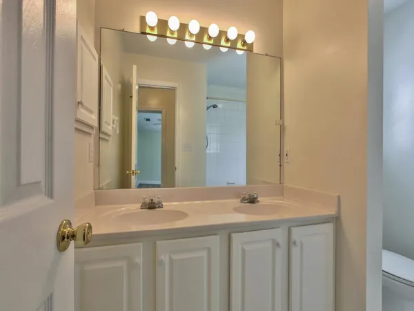 $2,500 | 3208 Castle Court, Tallahassee, FL 32309