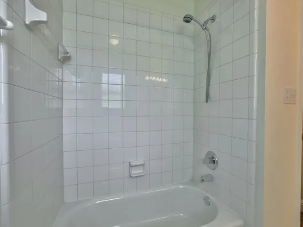 $2,500 | 3208 Castle Court, Tallahassee, FL 32309