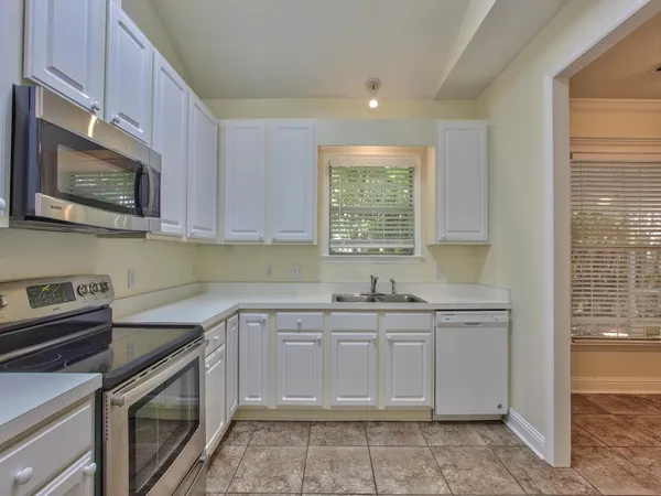 $2,250 | 3208 Castle Court, Tallahassee, FL 32309