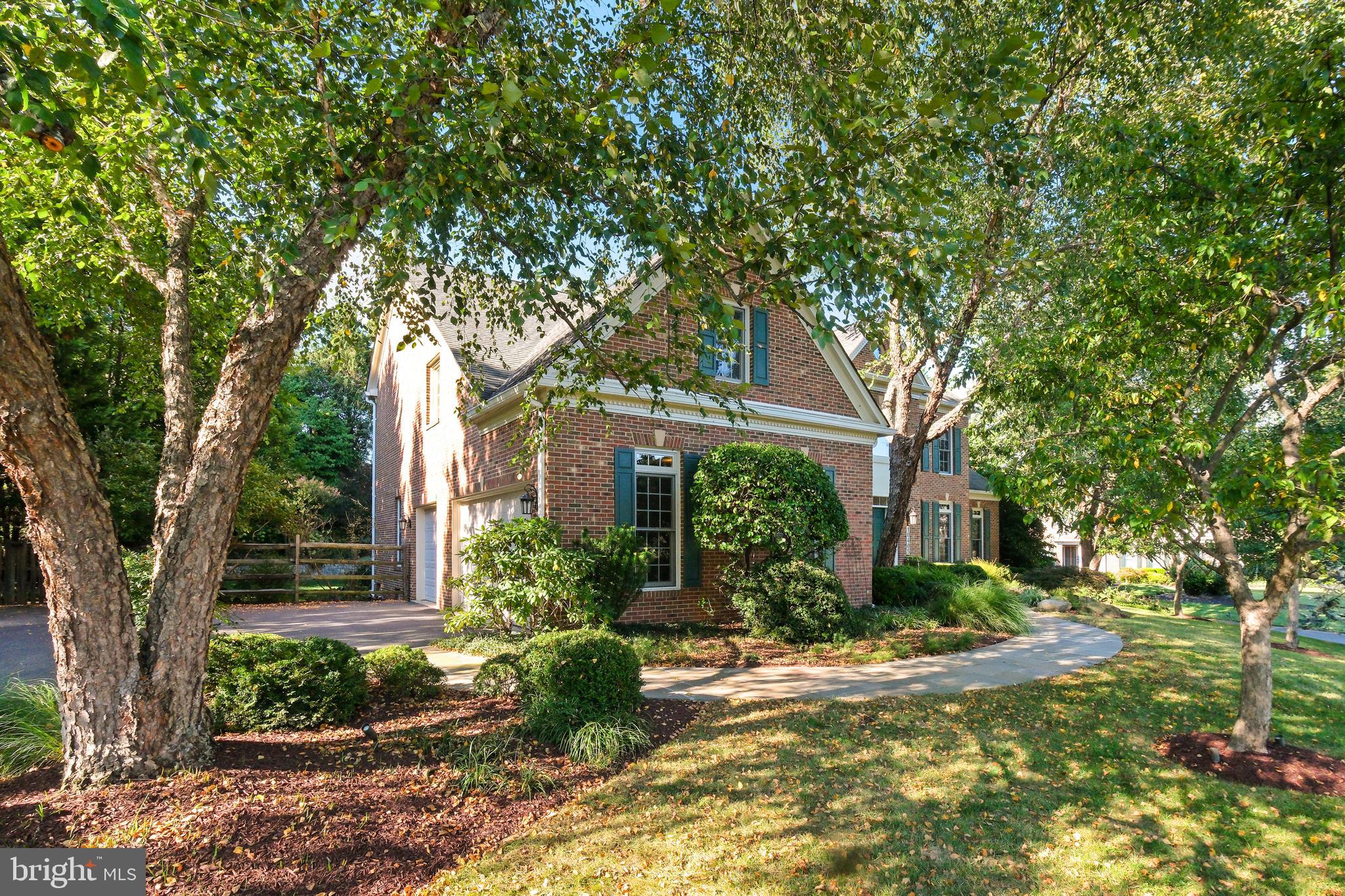 10405 Sandringham Court Potomac, MD 20854 - Photo 12 of 85