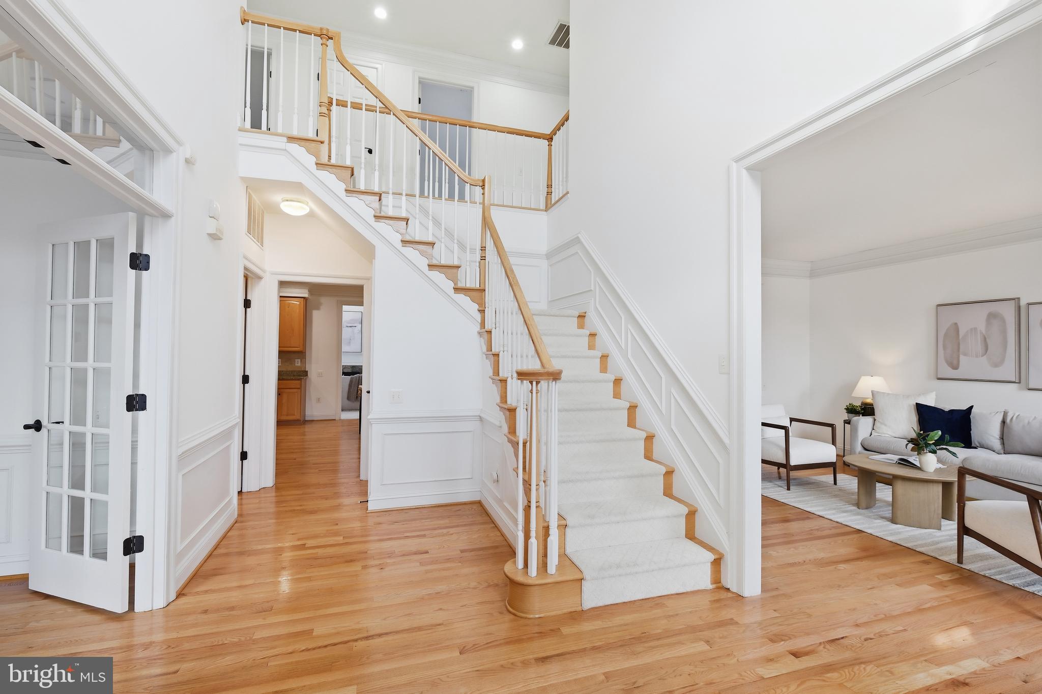 10405 Sandringham Court Potomac, MD 20854 - Photo 13 of 85