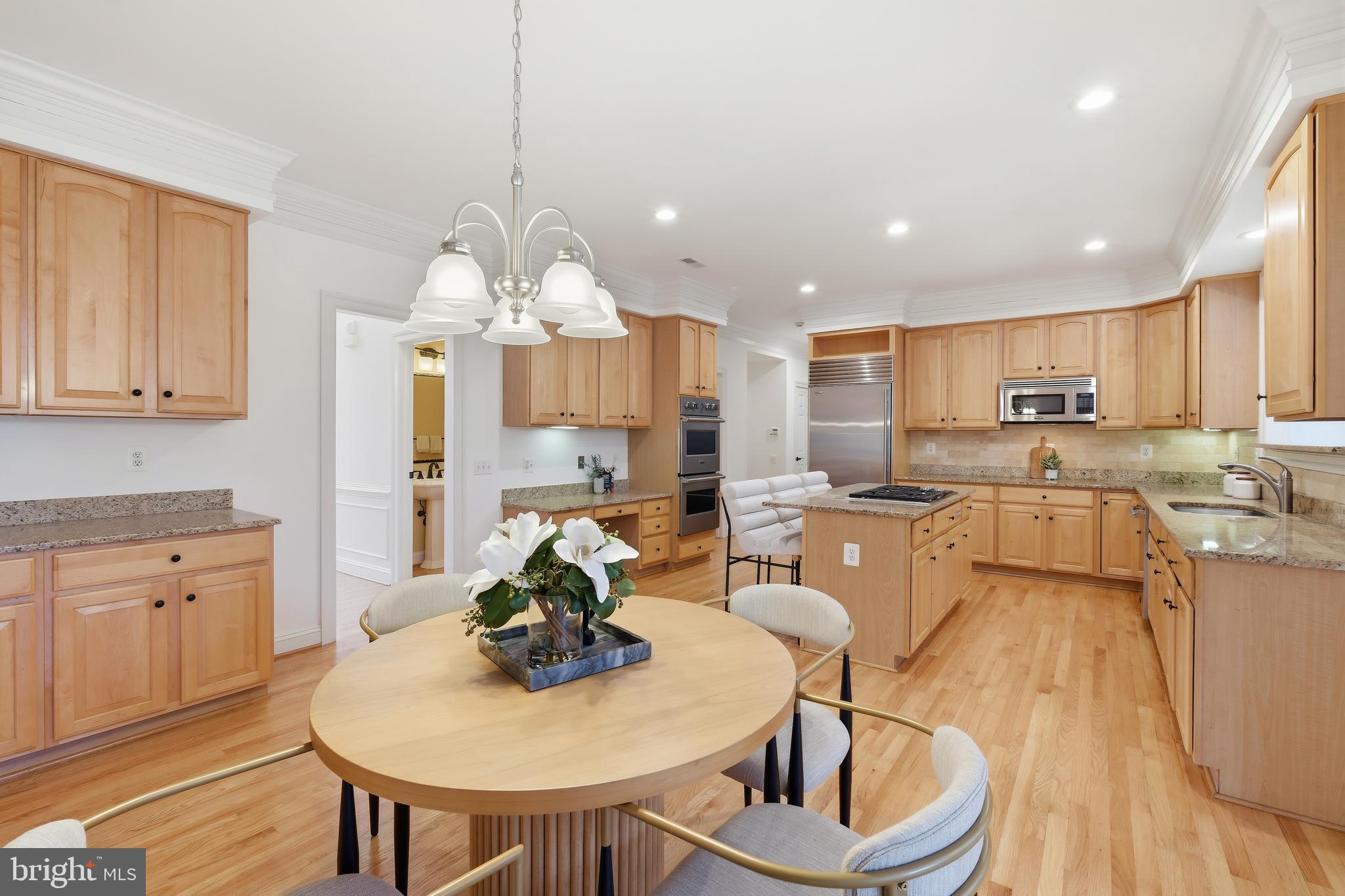 10405 Sandringham Court Potomac, MD 20854 - Photo 22 of 85