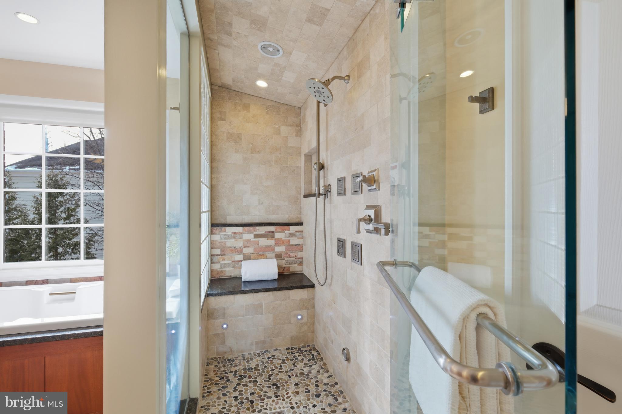 10405 Sandringham Court Potomac, MD 20854 - Photo 47 of 85