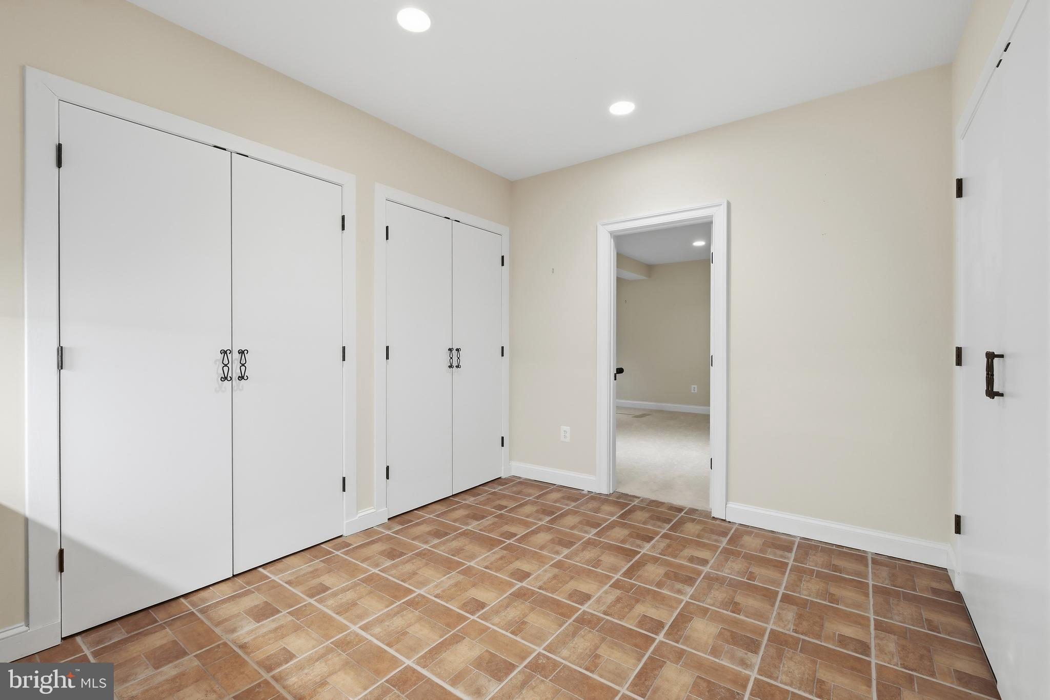 10405 Sandringham Court Potomac, MD 20854 - Photo 66 of 85 a view of empty room