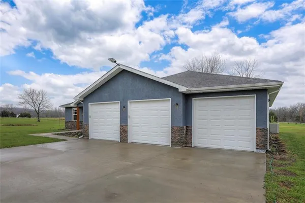 $549,000 | 1660 Northwest 795 Road, Bates City, MO 64011