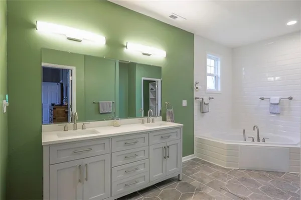 $549,000 | 1660 Northwest 795 Road, Bates City, MO 64011