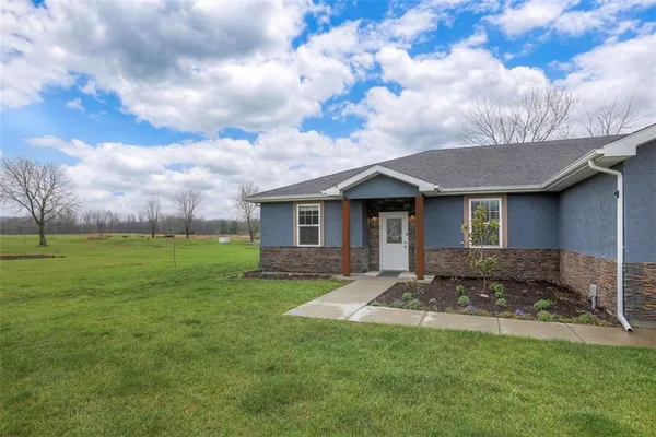 $549,000 | 1660 Northwest 795 Road, Bates City, MO 64011