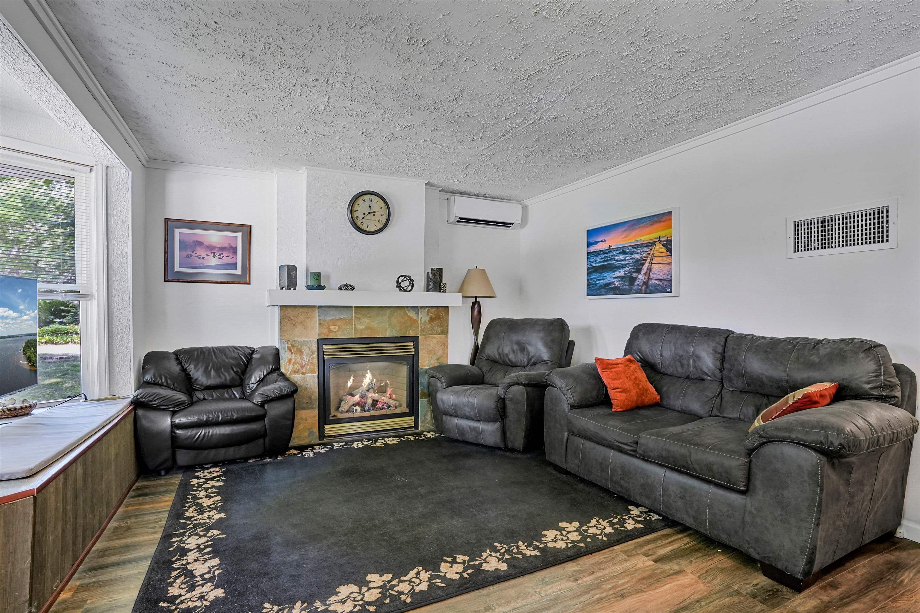 149 Sunset Point Cadillac, MI 49601 - Photo 10 of 27 1936904-87d6bad7-13b0-4ff6-8512-175b182bdfe4.JPG