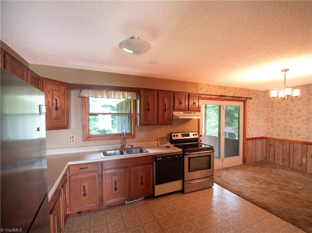 181 Layell Road Elkin, NC 28621 - Photo 10 of 33