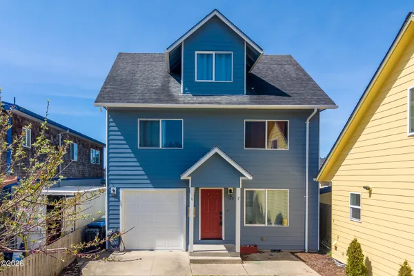 $412,500 | 560 Northeast Commercial Street, Waldport, OR 97394