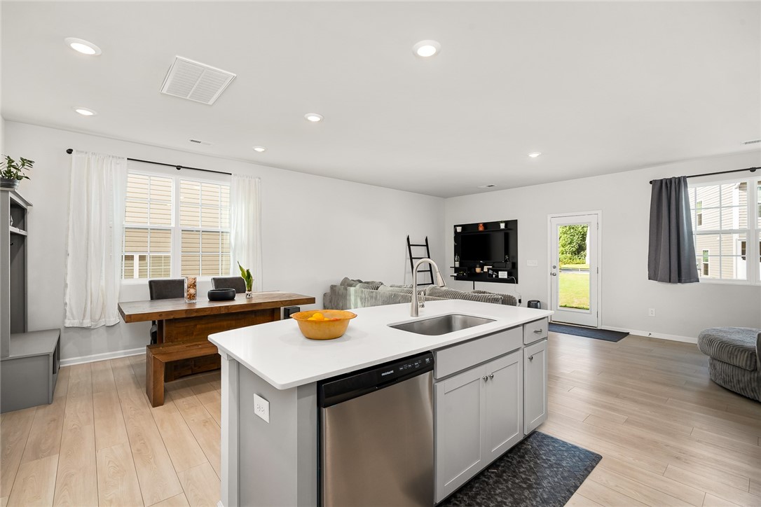 441 Bee Cv Way Pendleton, SC 29670 - Photo 8 of 31