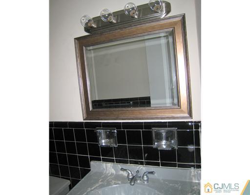 10 Gulf Road East Brunswick, NJ 08816 - Photo 13 of 25