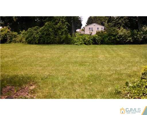 10 Gulf Road East Brunswick, NJ 08816 - Photo 4 of 25 a picture of a city