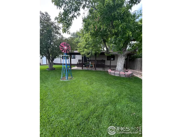 a view of an entrance of the house