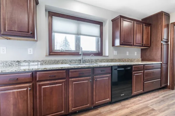 $699,000 | 6432 Botzet Road Northeast, Nelson, MN 56355