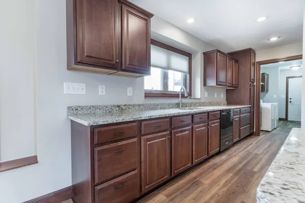 $699,000 | 6432 Botzet Road Northeast, Nelson, MN 56355