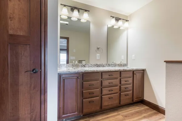 $699,000 | 6432 Botzet Road Northeast, Nelson, MN 56355