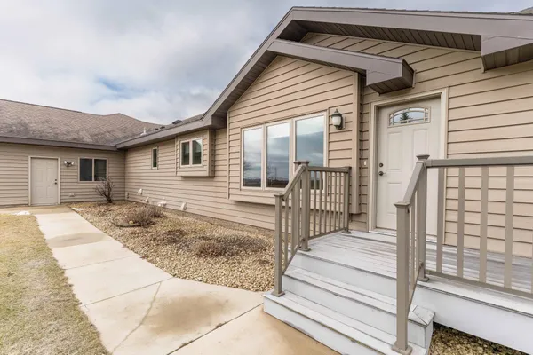 $699,000 | 6432 Botzet Road Northeast, Nelson, MN 56355