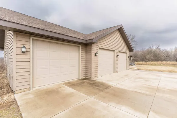 $699,000 | 6432 Botzet Road Northeast, Nelson, MN 56355