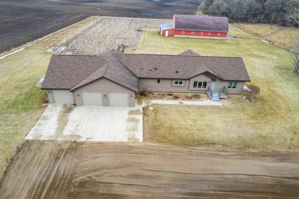 $699,000 | 6432 Botzet Road Northeast, Nelson, MN 56355