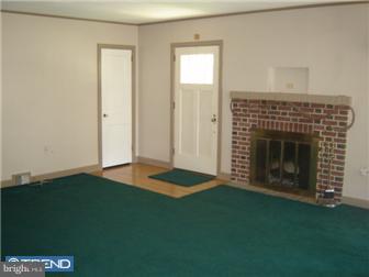 925 Van Reed Road Reading, PA 19610 - Photo 10 of 12 Living Room