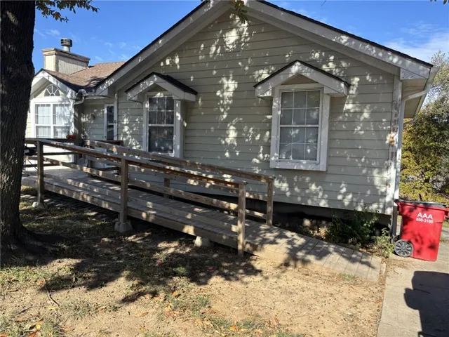 $265,000 | 1490 Northwest Foxboro Road, Blue Springs, MO 64015