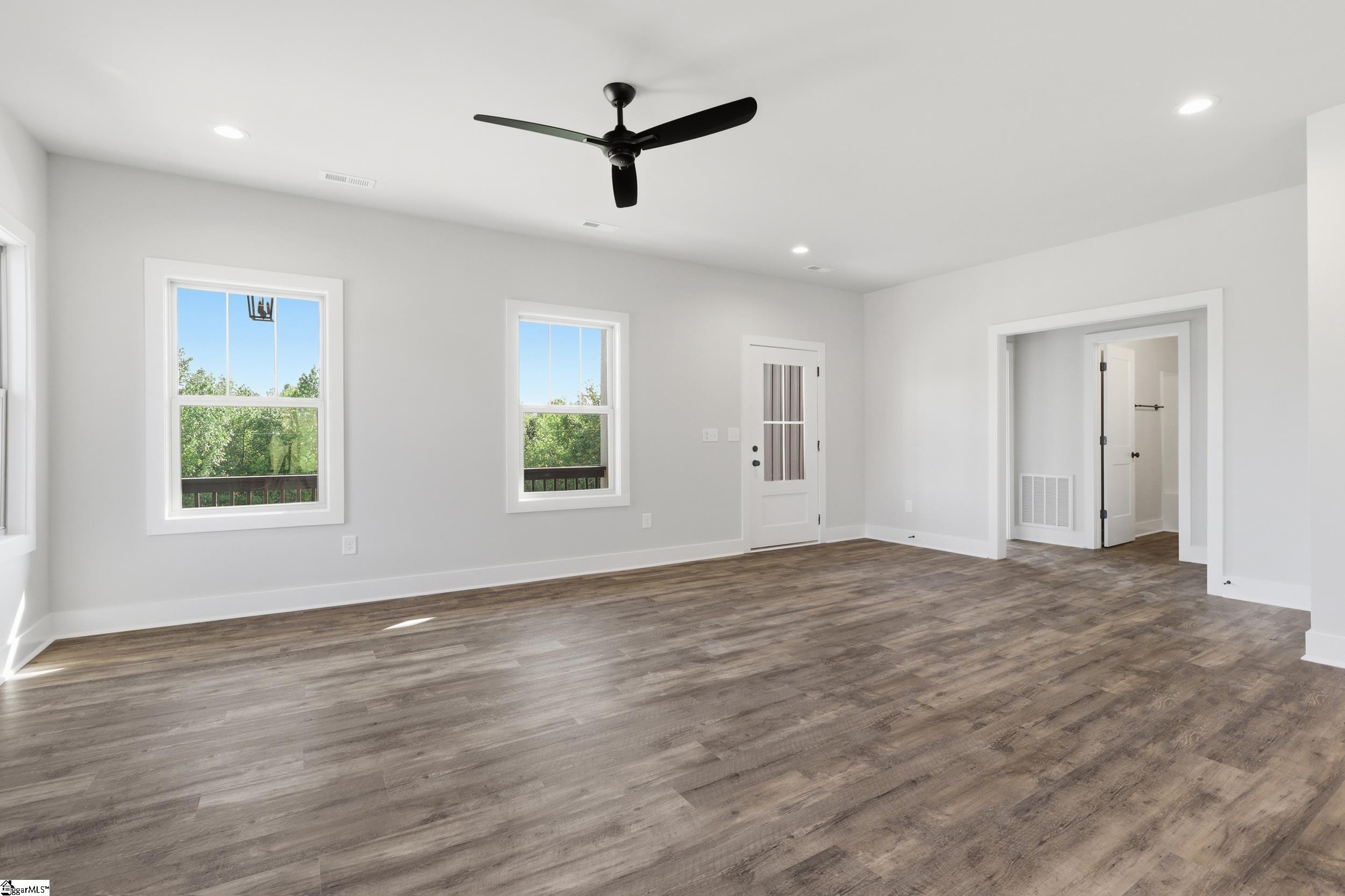 158 Mimosa Road Lyman, SC 29365 - Photo 5 of 35