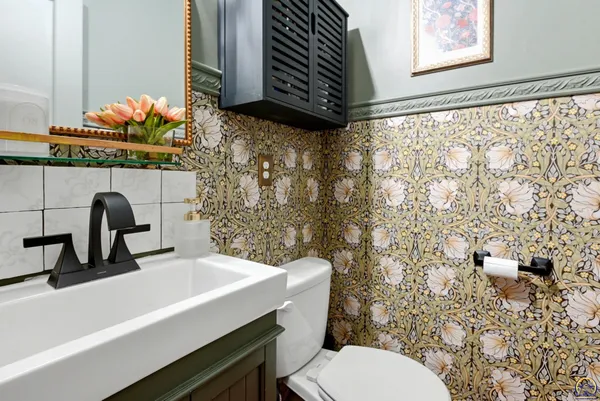 $380,000 | 3640 Southwest York Way, Topeka, KS 66604