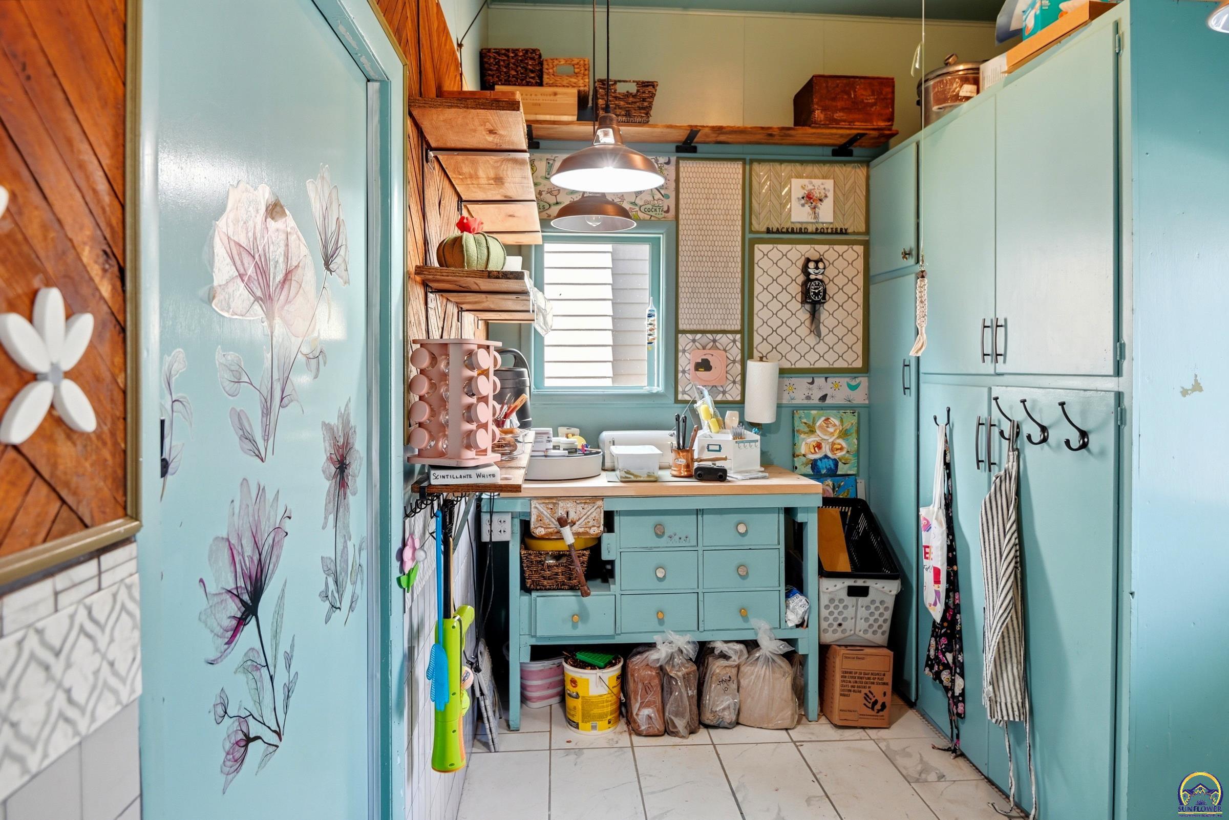 3640 Southwest York Way Topeka, KS 66604 - Photo 20 of 62