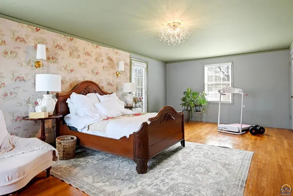 $380,000 | 3640 Southwest York Way, Topeka, KS 66604