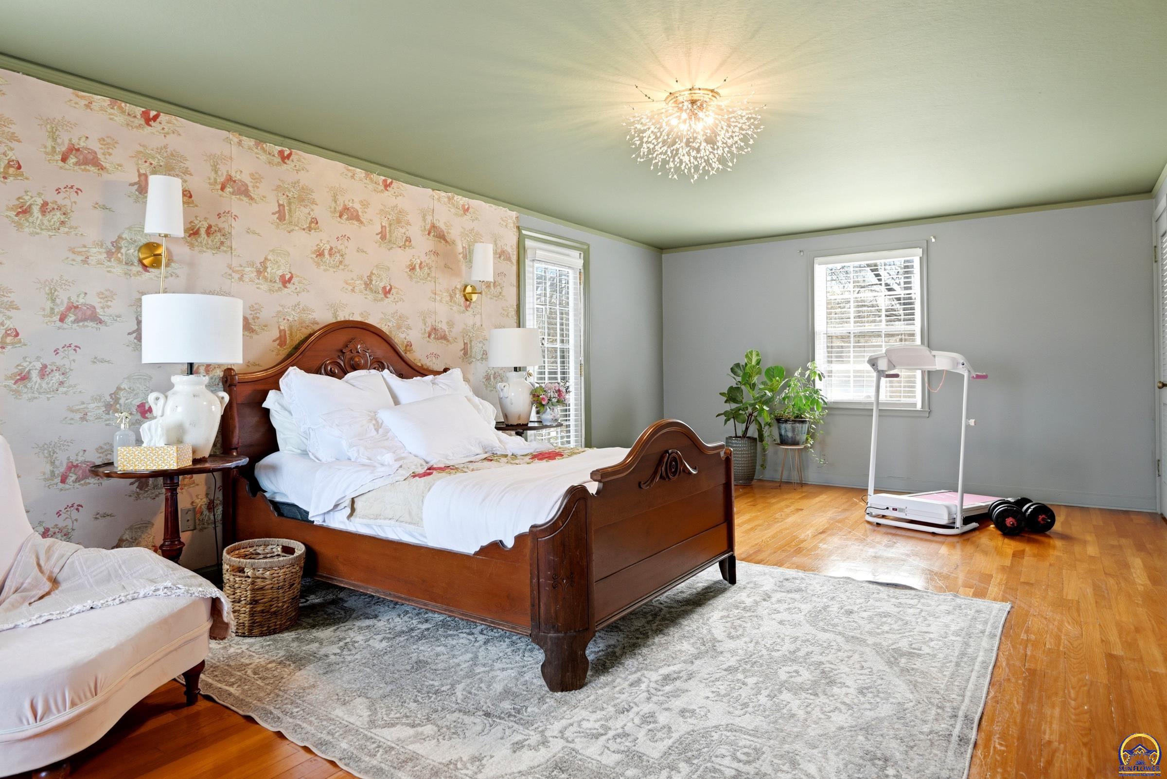 3640 Southwest York Way Topeka, KS 66604 - Photo 23 of 62