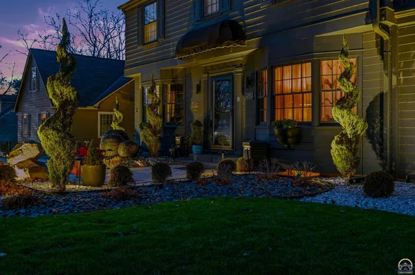 $380,000 | 3640 Southwest York Way, Topeka, KS 66604