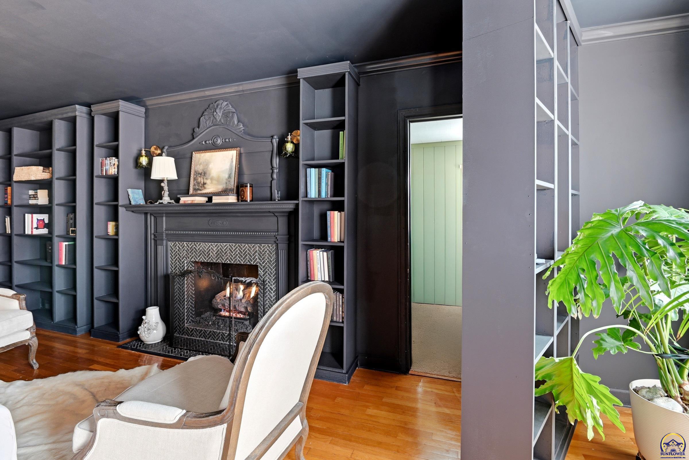 3640 Southwest York Way Topeka, KS 66604 - Photo 9 of 62