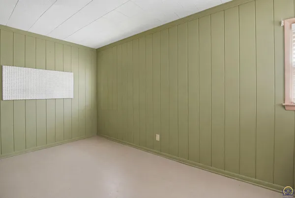 $380,000 | 3640 Southwest York Way, Topeka, KS 66604