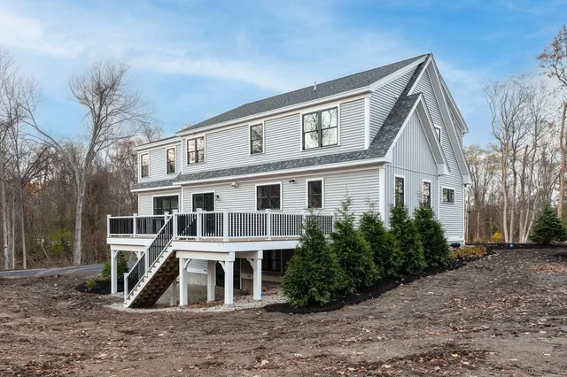 $1,850,000 | 141 Dearborn Road, Greenland, NH 03840