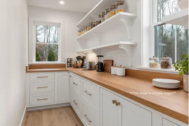 $1,850,000 | 141 Dearborn Road, Greenland, NH 03840