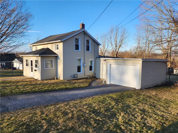 $99,900 | 12 Prospect Street, Mount Morris, NY 14510