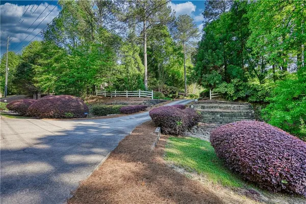 $990,000 | 393 Edwards Road, Oxford, GA 30054