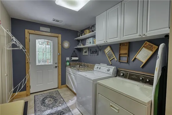 $990,000 | 393 Edwards Road, Oxford, GA 30054