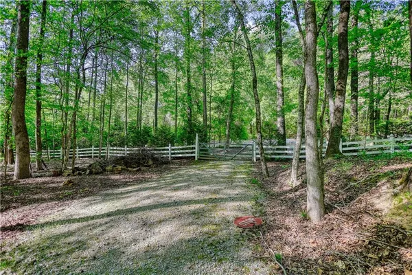 $990,000 | 393 Edwards Road, Oxford, GA 30054