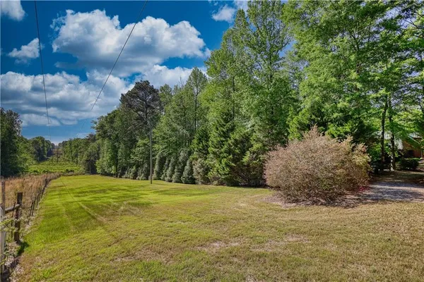 $990,000 | 393 Edwards Road, Oxford, GA 30054