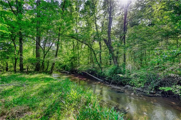 $990,000 | 393 Edwards Road, Oxford, GA 30054