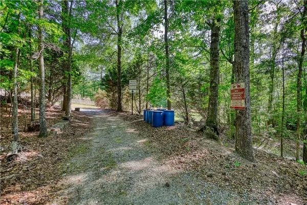 $990,000 | 393 Edwards Road, Oxford, GA 30054