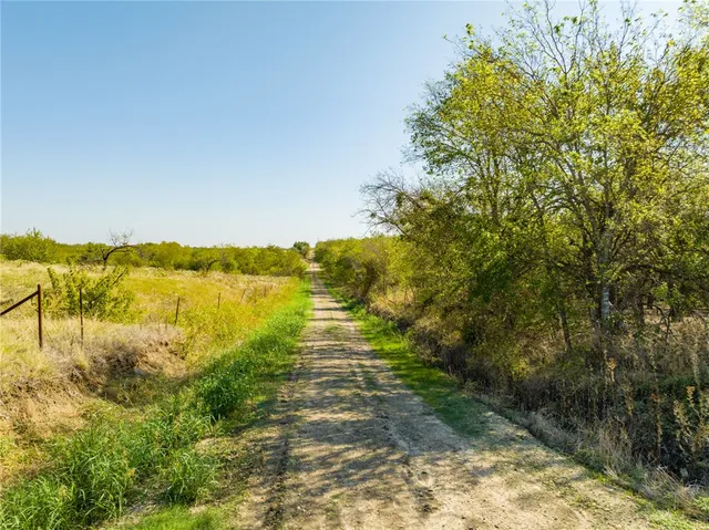 $235,000 | 3161 St Abbott Tx 76621, Hillsboro, TX 76645