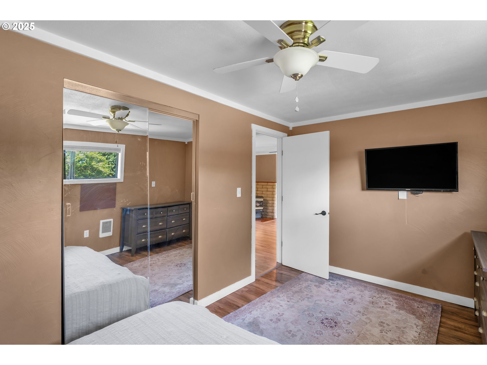 630 Colonial Drive Springfield, OR 97477 - Photo 21 of 37 a view interior of a house and natural light