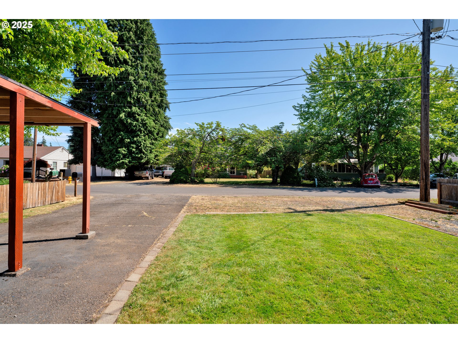 630 Colonial Drive Springfield, OR 97477 - Photo 7 of 37 a view of a backyard