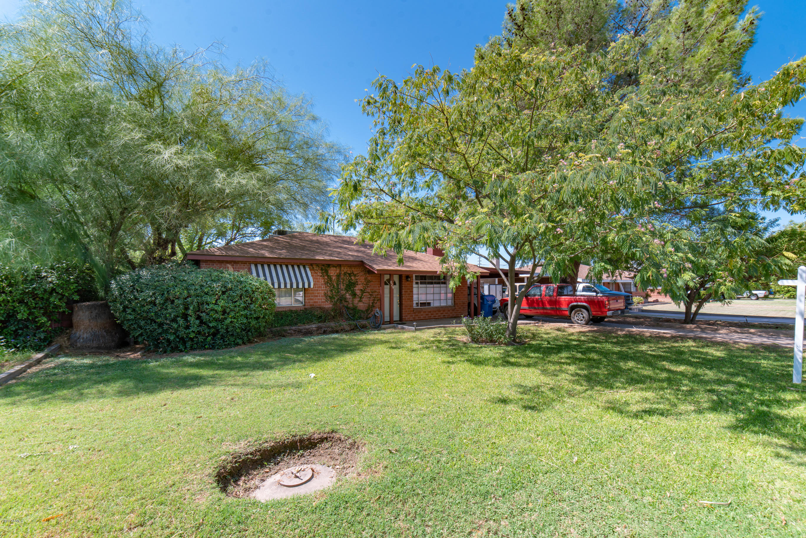 829 East Lamar Road Phoenix, AZ 85014 - Photo 3 of 25 DSC06348