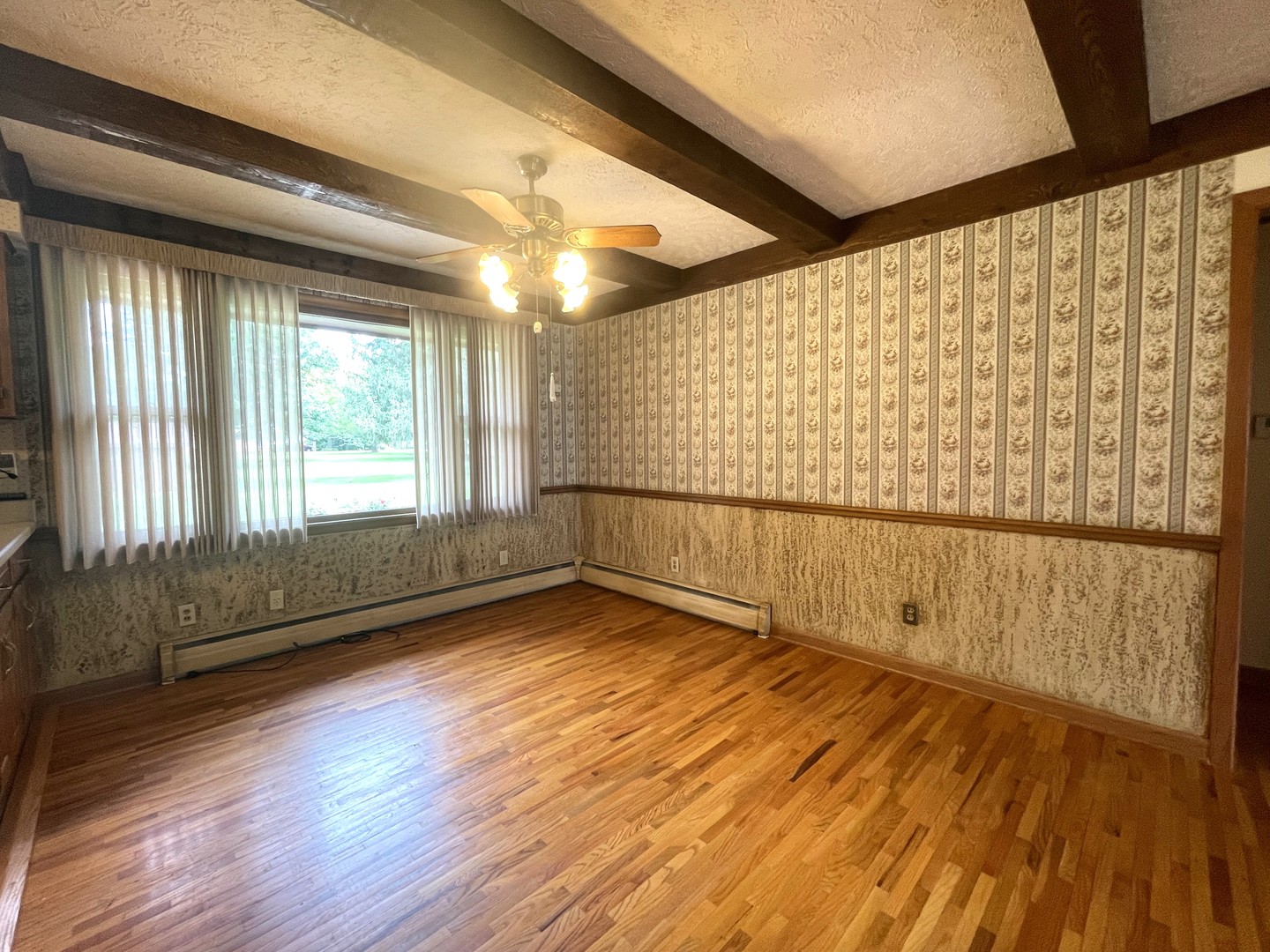 206 Palmyra Road Dixon, IL 61021 - Photo 16 of 46 a view of entryway with wooden floor