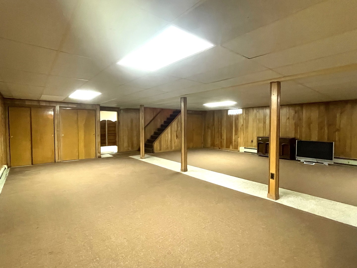 206 Palmyra Road Dixon, IL 61021 - Photo 33 of 46 a view of a hall with an entryway