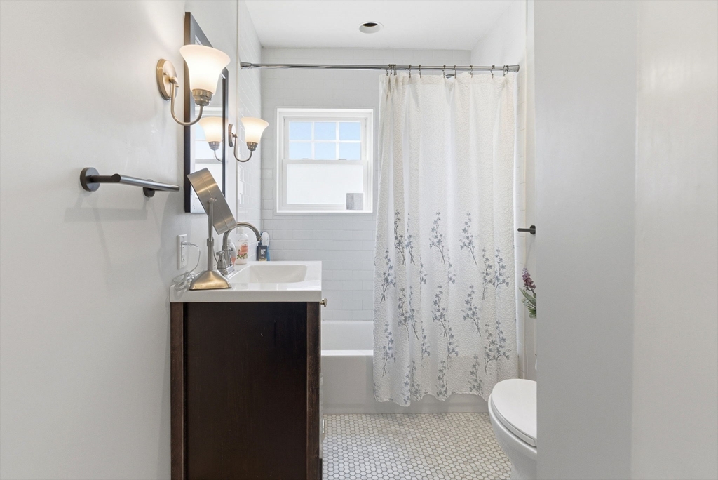 31 High Street, Unit 1 Beverly, MA 01915 - Photo 15 of 22